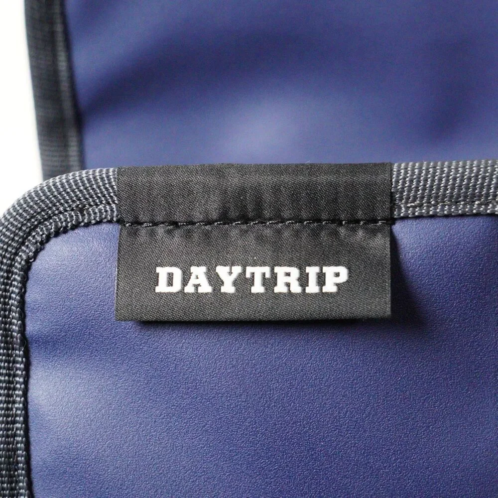 YETI Daytrip Lunch Bag Navy Soft-Cooler Fold-and-Go Insulation Personal Durable